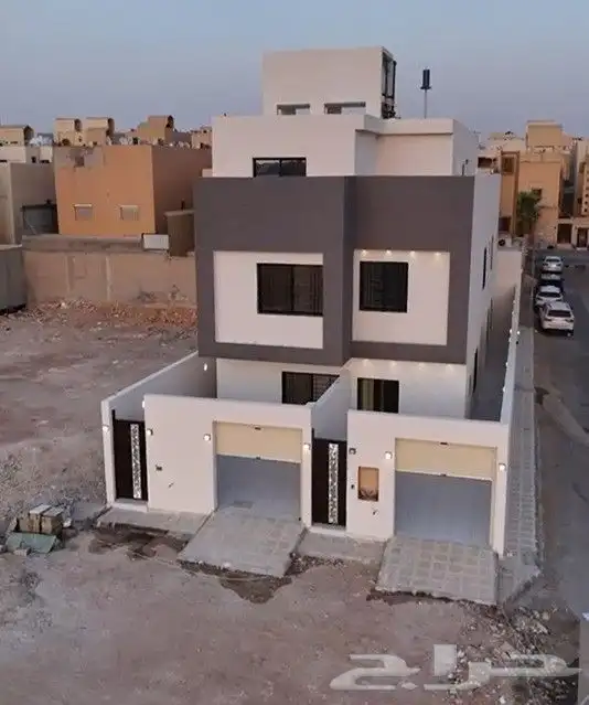 دور علوي مع شقة للبيع تشطيب فاخر حي الحزم مع حلول بنكية 0