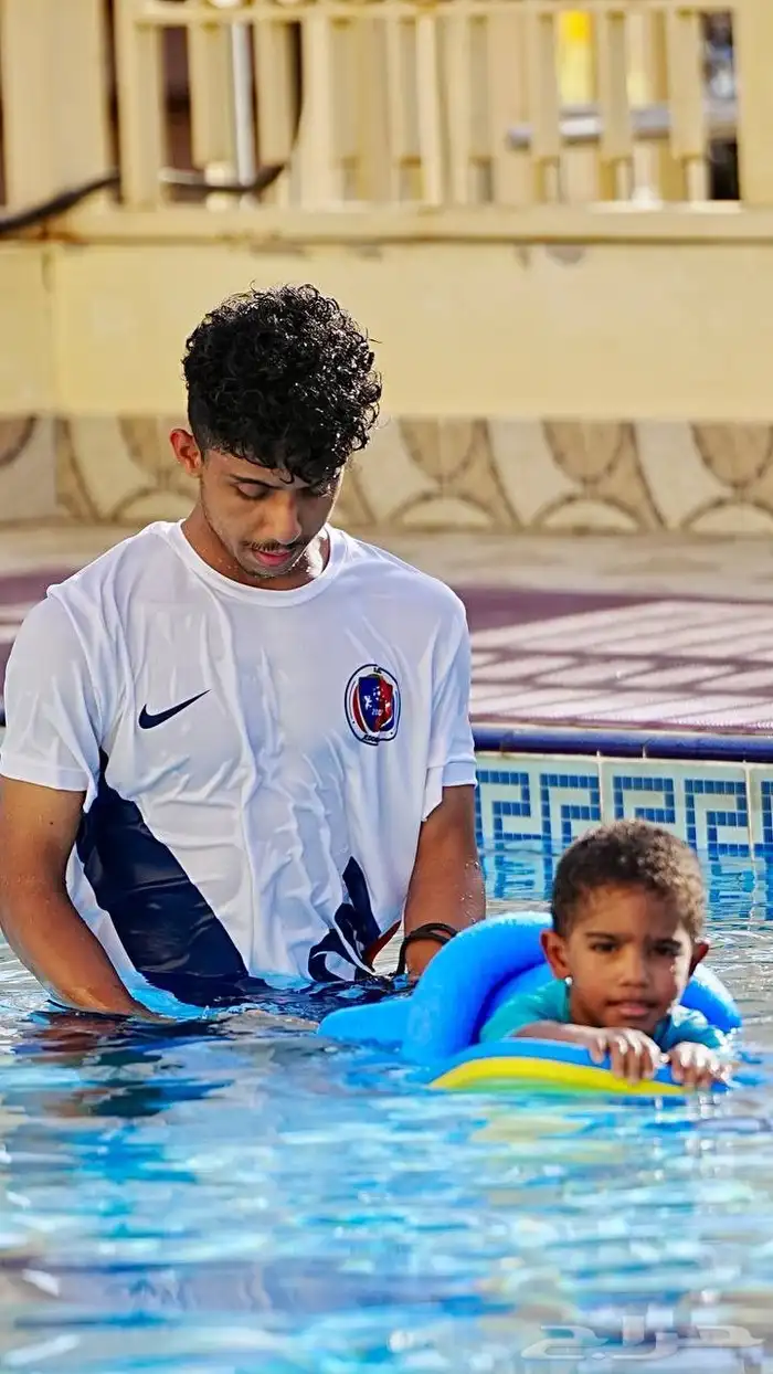 مدرب سباحه 1