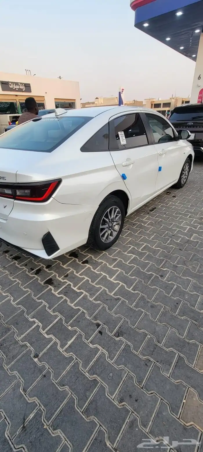 تويوتا يارس 2023 2