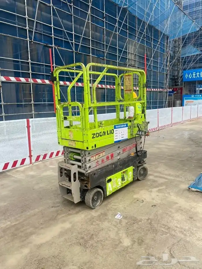 سيزرلفت مانلفت جي سي بي ايجارscissorslfit manlfit for rent 2