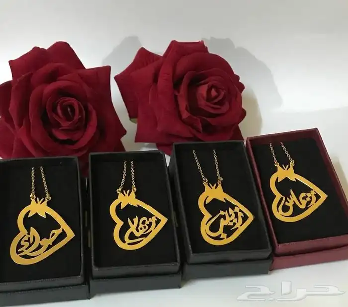 بروشات بلاسم وسلسل بلاسم مطلي ذهب تصمم حسب الطلب 5