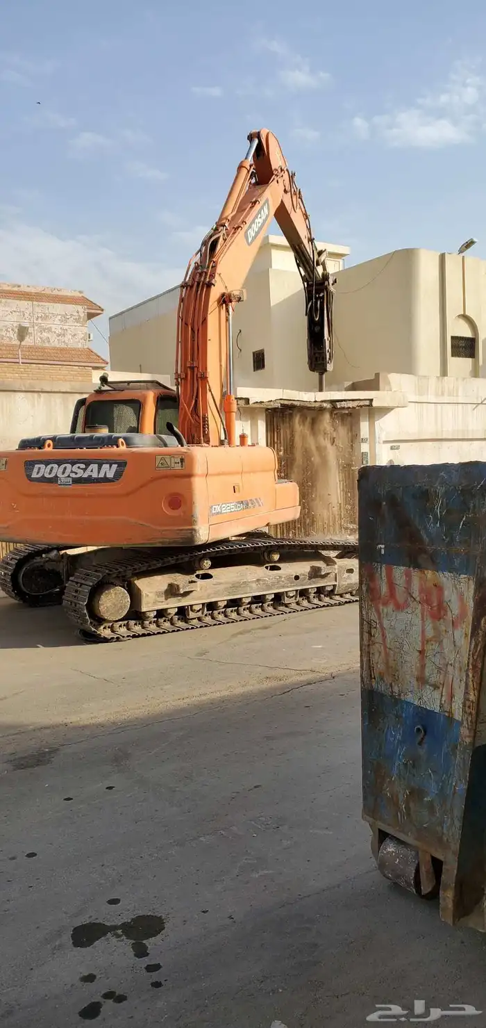 هدم مباني وحفر اراضي 0