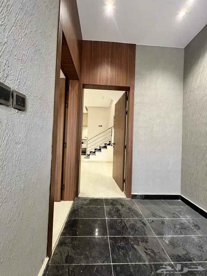 للبيع شقه دوبلكس دورين حي احد جديده بالدمام 720 الف 3