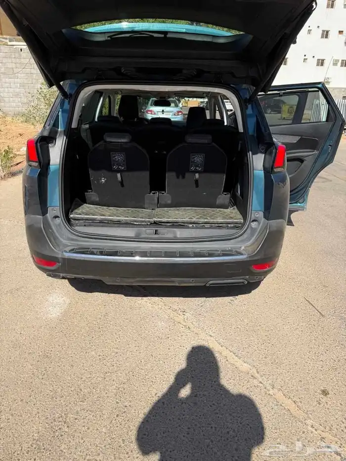 بيجو 5008 عائليه بحاله ممتازه 7