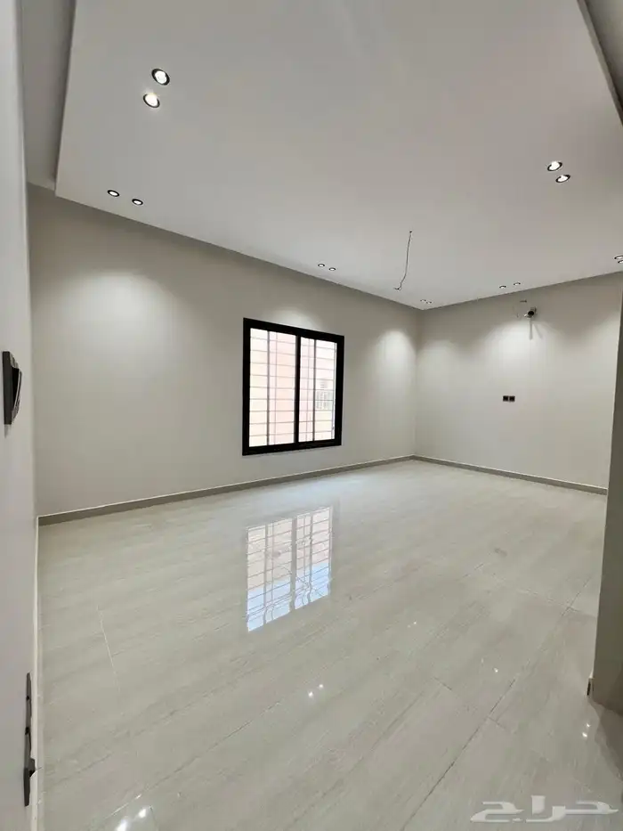 للبيع شقه دوبلكس دورين حي احد جديده بالدمام 720 الف 12