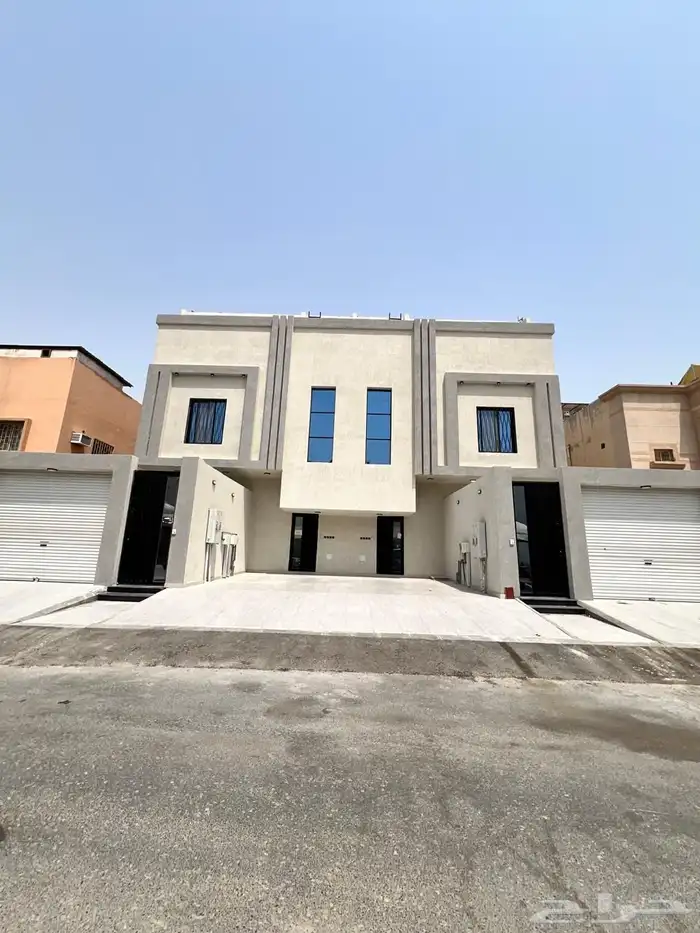 للبيع شقه دوبلكس دورين حي احد جديده بالدمام 720 الف 0