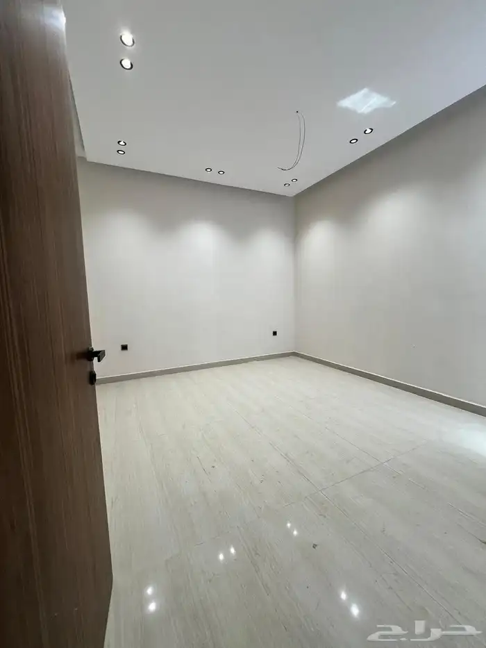 للبيع شقه دوبلكس دورين حي احد جديده بالدمام 720 الف 16