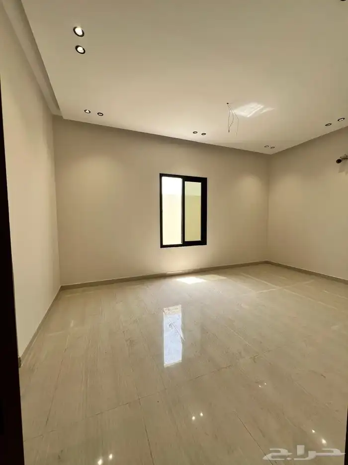 للبيع شقه دوبلكس دورين حي احد جديده بالدمام 720 الف 10