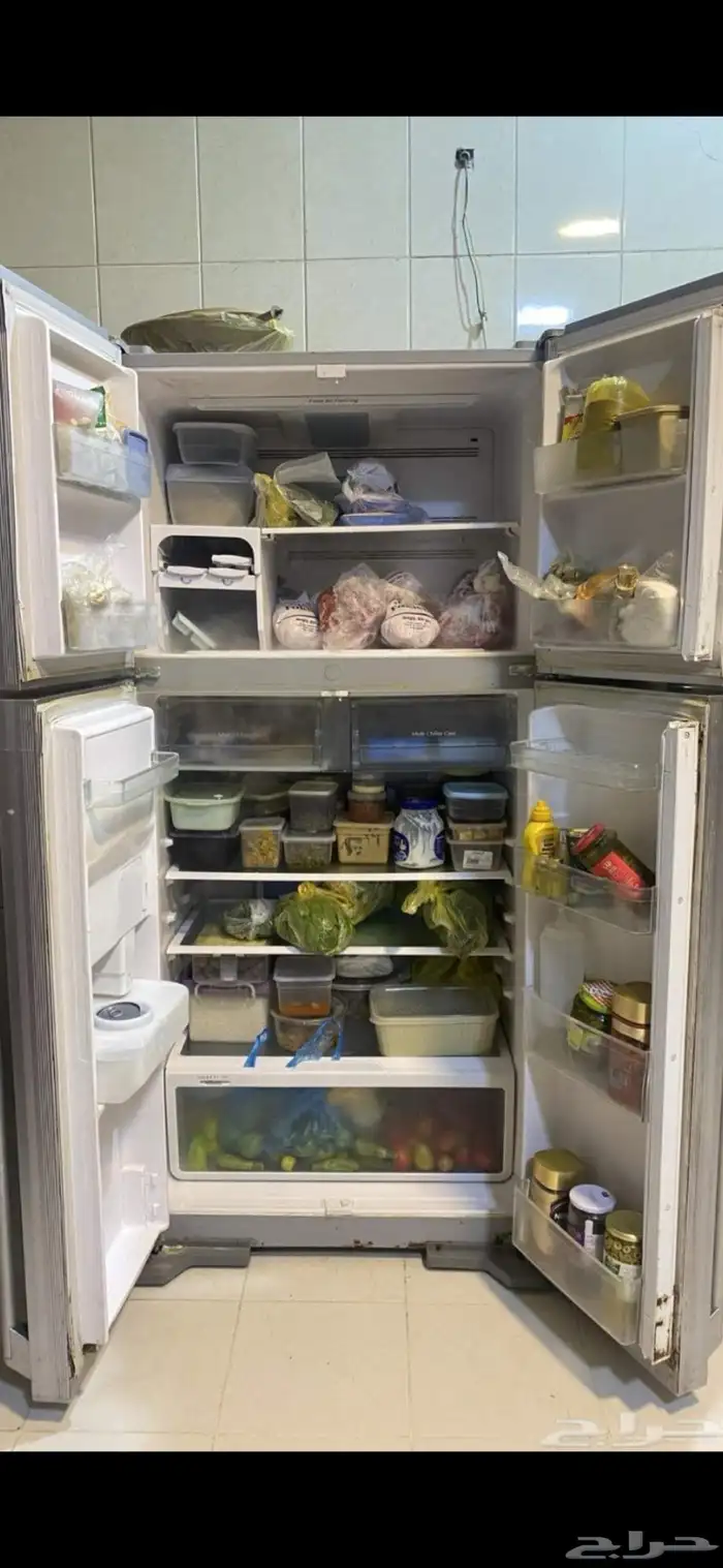 ثلاجة هيتاشي كبيره نظيفه 19 قدم 0