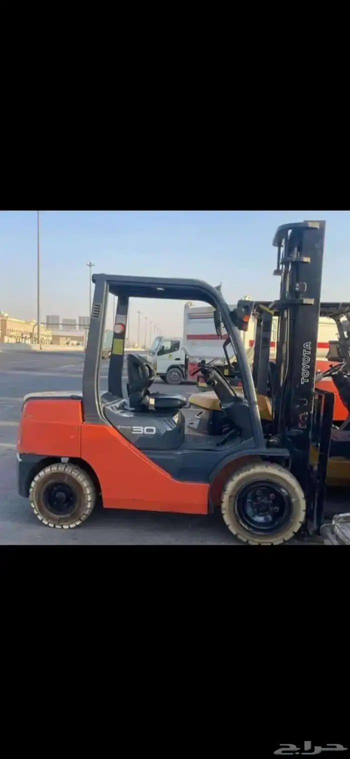 لايجار الرفعات الشوكيه وجي سي بي وكرينات جوال 8