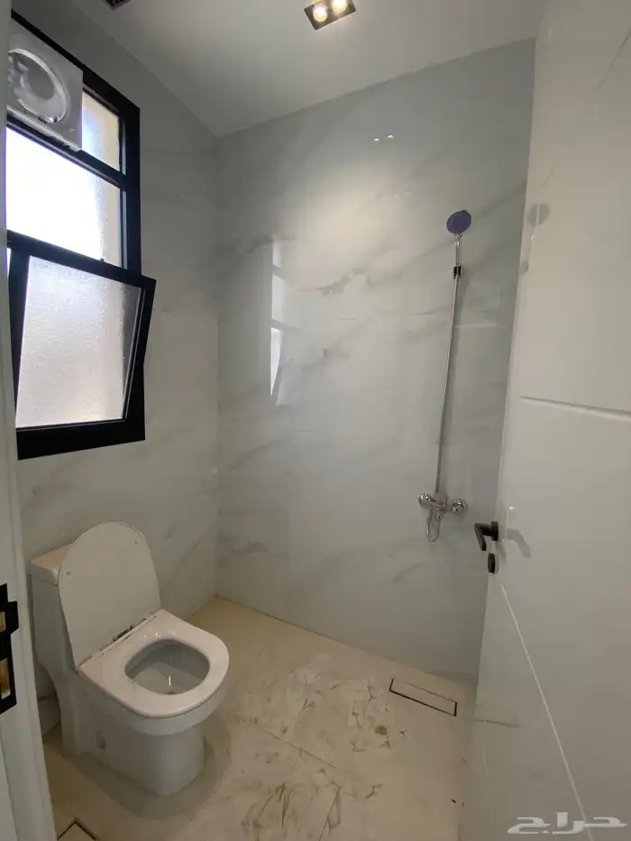 للبيع فيلا فاخرة علي أرض كامله بمساحة 520 متر 9