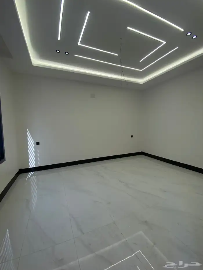 للبيع فيلا فاخرة علي أرض كامله بمساحة 520 متر 25