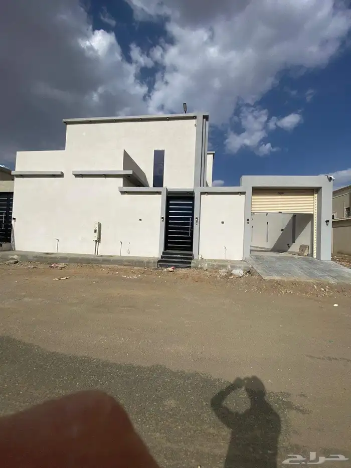 للبيع فيلا فاخرة علي أرض كامله بمساحة 520 متر 1