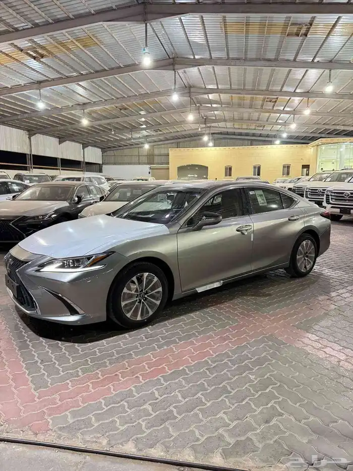 لكزس ES 250 AA ذهبي 2025 وارد عبداللطيف جميل 0