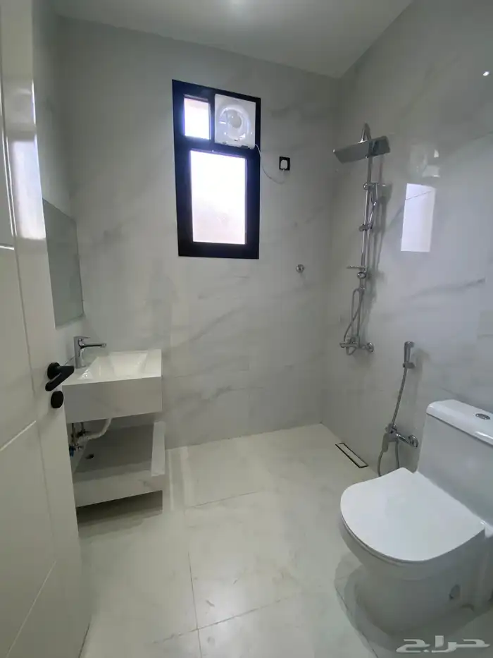 للبيع فيلا فاخرة علي أرض كامله بمساحة 520 متر 35