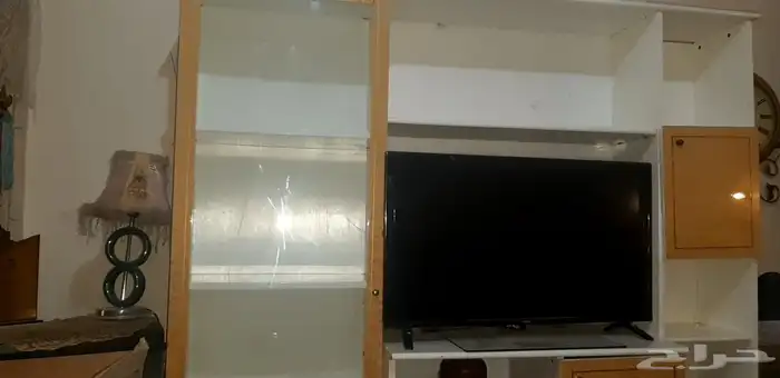 بوفيه خشب لاتيه لوجه الله تعالى طبعا من دون الشاشة 3