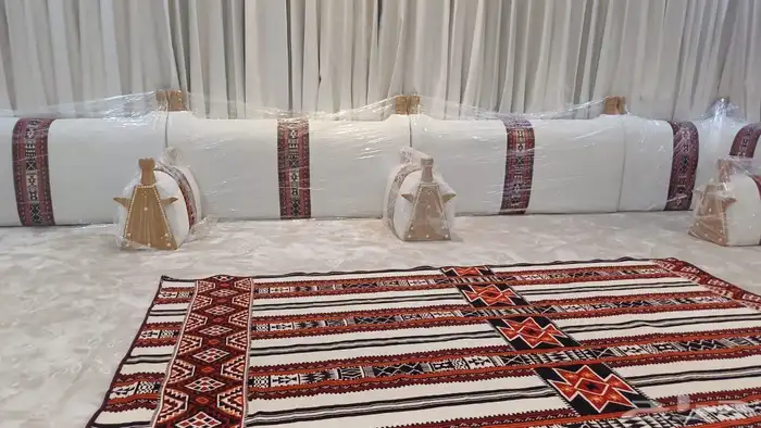 مفروشات الرياض  تفصيل جميع انواع الكنب والجلسات الارضي والس 3