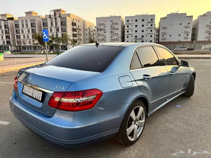 مرسيدس E200 2010 1