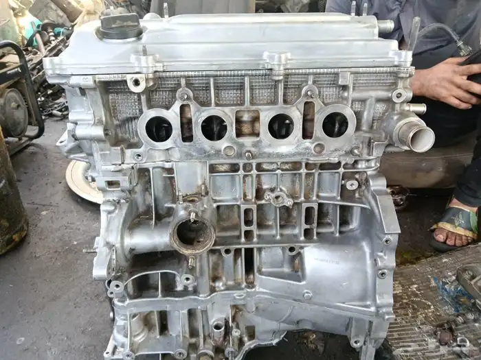 للبيع ومكينه كامري موديل 2011 2