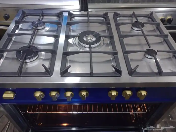 للبيع فرن ايطالي جليم غاز اصلي مقاس60 90 موجود في المحل جده 0