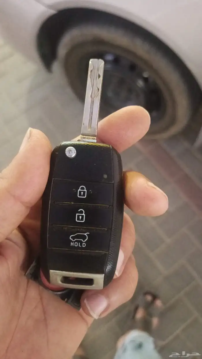 مبرمج مفاتيح سيارات وإقفال ذكيه بصمه 0