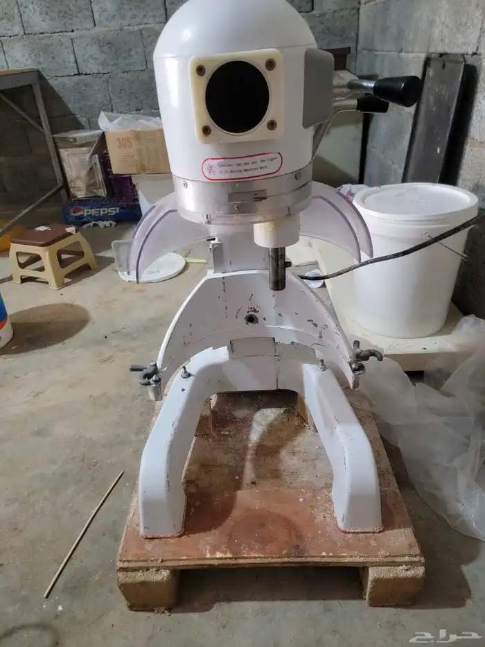 فرن حلويات وعجانه نضيف جدا جدا مع صاجات وكل شي متعلق بهاء 2