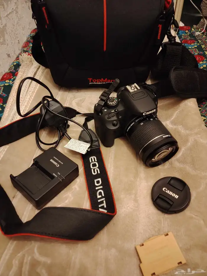 كاميرا كانون 700d نظيفه شبه جديده استعمال بالعدد 5