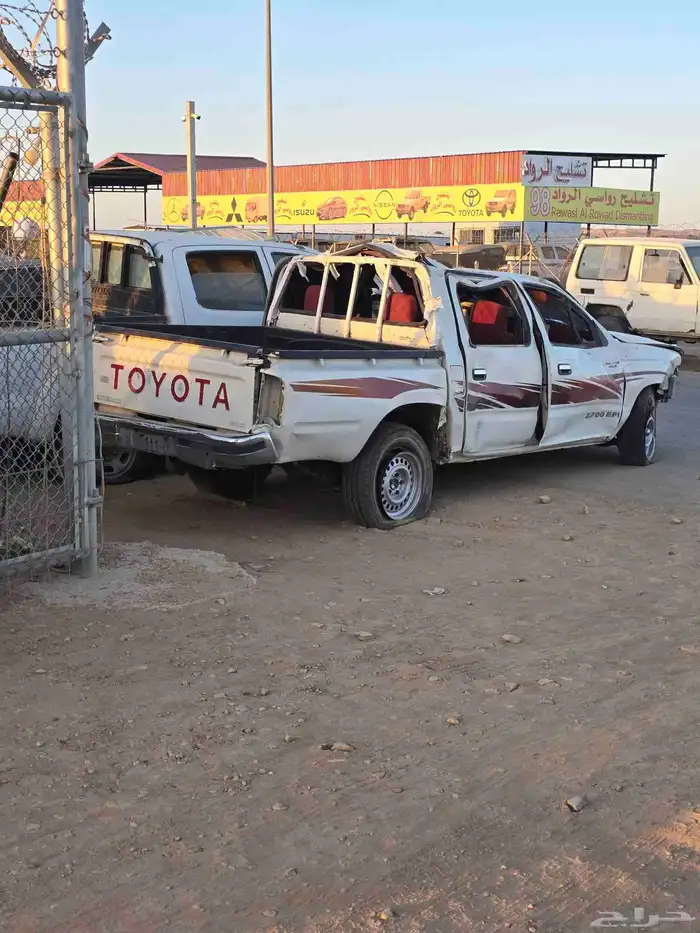 تشليح تبوك هيلكس 2003 قطع غيار 0