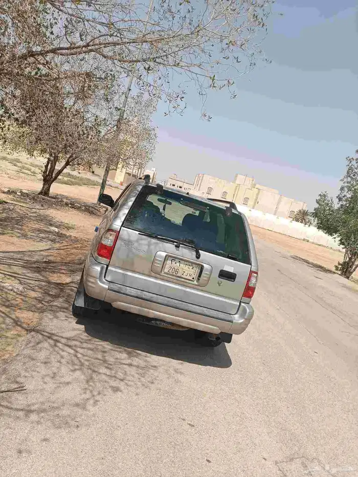 جيب ايسوزو روديو 2005 بنزين 4