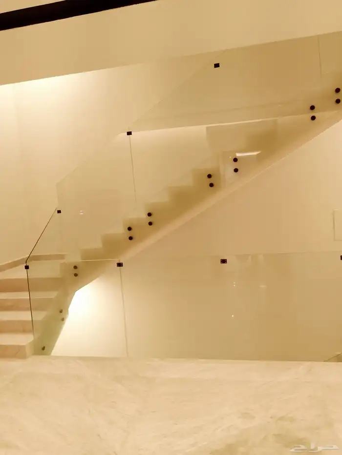 ترابزين درج السلم تفصيل زجاج ترابزين 3