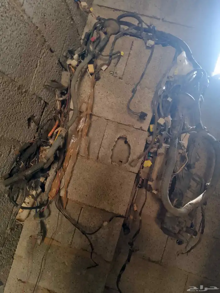 للبيع قطع كامري 4سرندل ظفيره كبوت-- اديتر مويه شرط 0