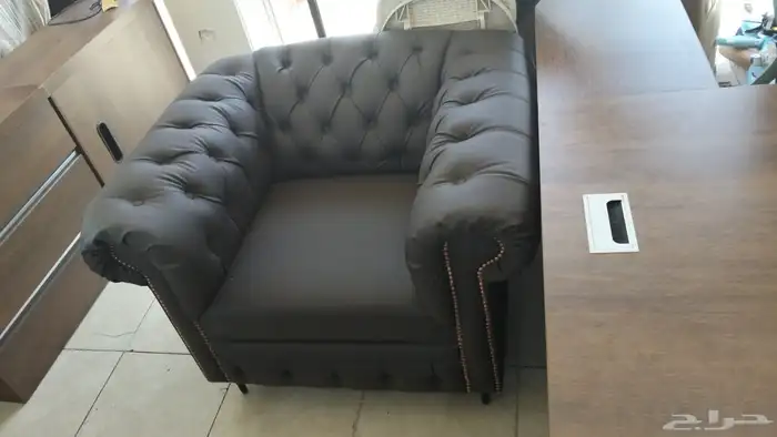 مكتبي كنب جلد فخم جديد سعر الجمل 1