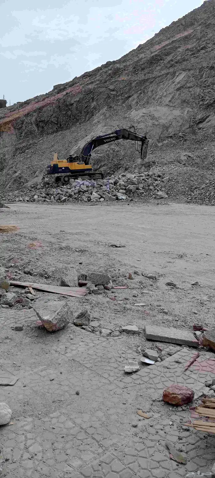 بوكلين للايجار تكسير الجبال 2