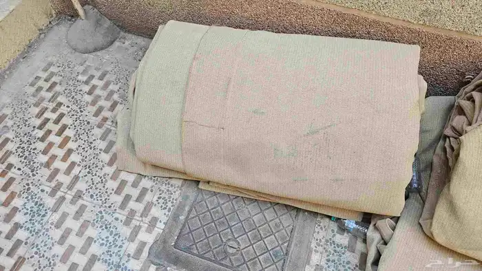 للبيع 5قطع قماش مظلات مقاس 6 6 نفس البي الصورة بحالة جيدة 2