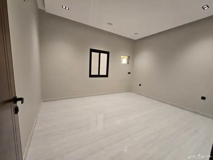 ادوار متكرره للبيع بحي الشاطئ بموقع مميز 16