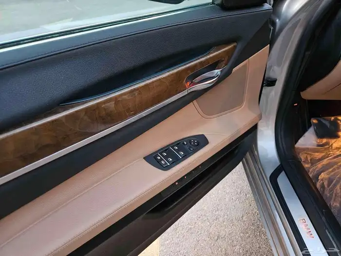 BMW 730Li 2011 فل كامل بودي وكالة 17