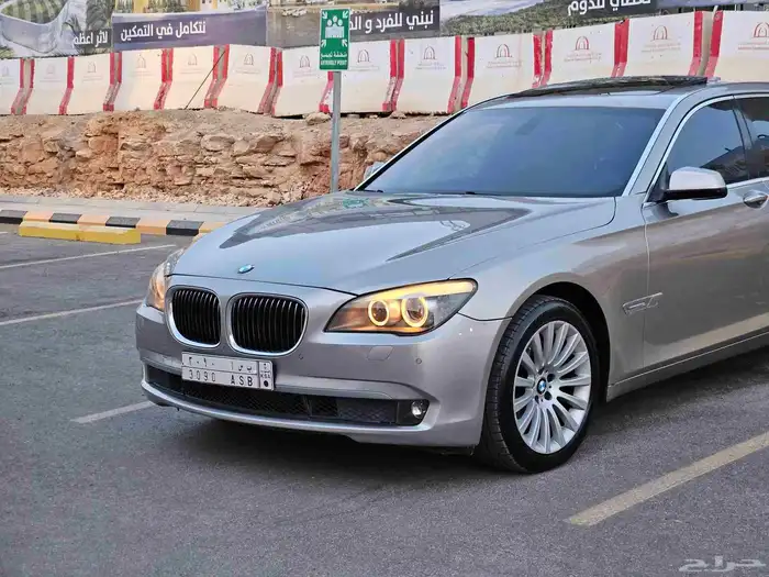 BMW 730Li 2011 فل كامل بودي وكالة 0