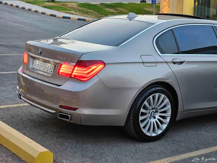 BMW 730Li 2011 فل كامل بودي وكالة 3