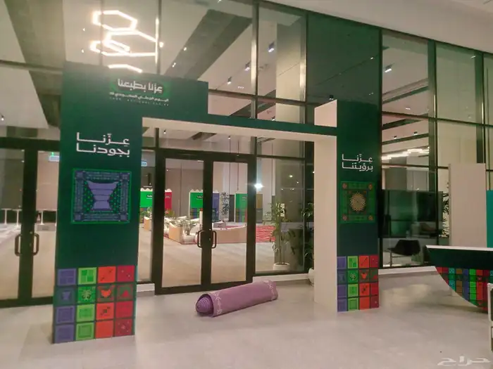 خطاط ورسام جداريات وكافه الإعلانات واللوحات الإرشادية والمحل 8