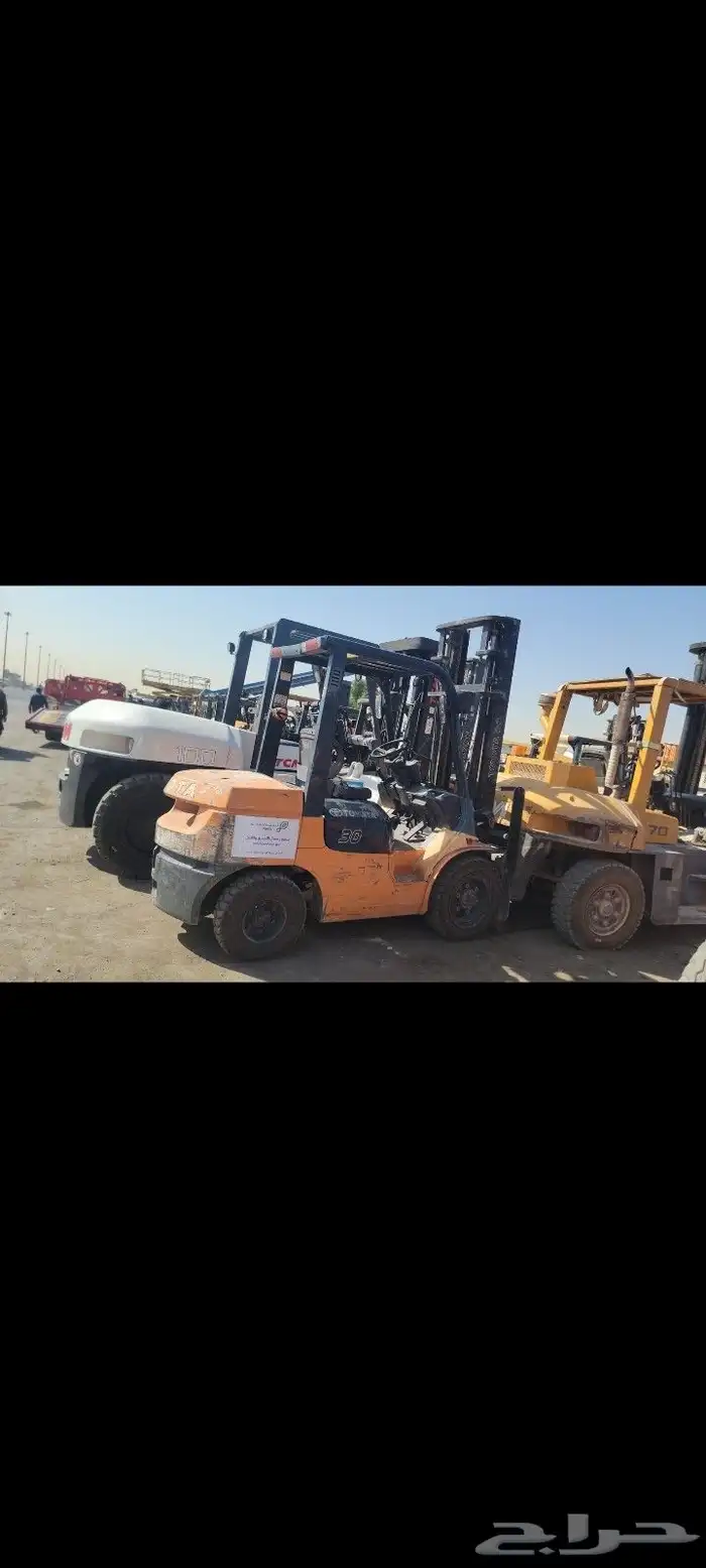 رافعات شوكيه فركلفت في الخرج رافعات جي سي بي 2