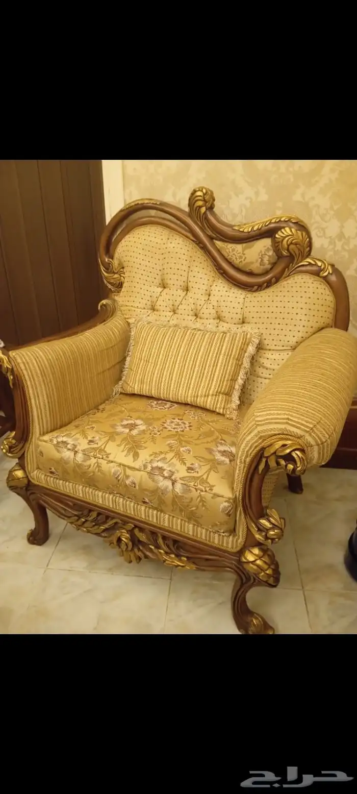 غرف نوم وغرف ضيوف نضيف و طاولة سفرة و دولاب 3