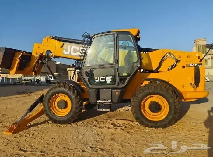 فوركلفت رافعه للإيجار اليومي والشهري ومشاوير تنزيل تريلات 3