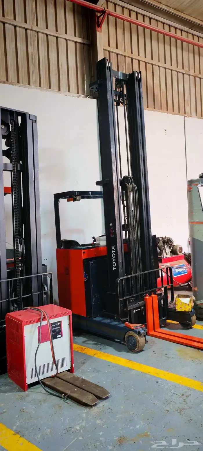 رافعات شوكي ة كهربائي ة للايجار Electric forklifts for rent 3