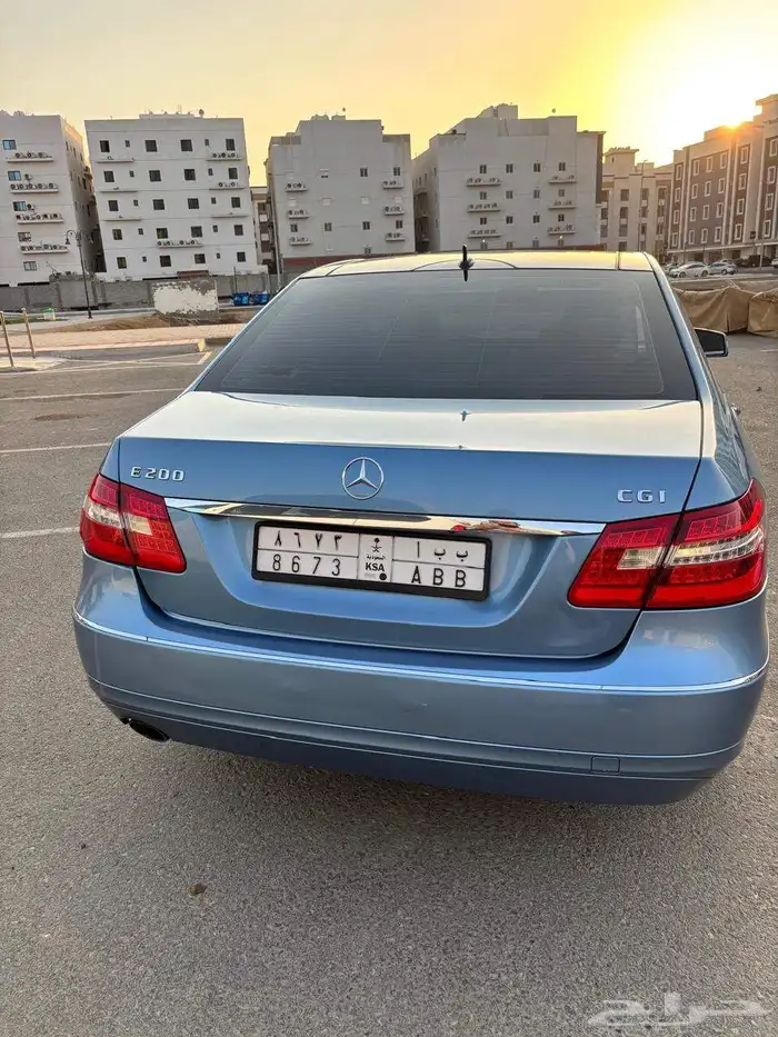 مرسيدس E200 2010 3