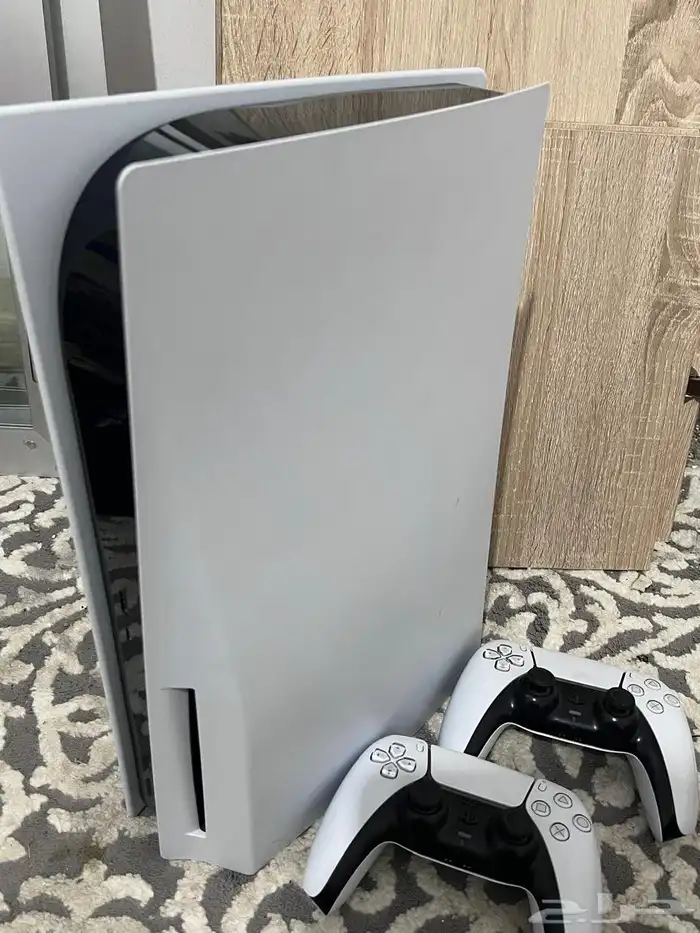 بلايستيشن 5 سلم ديجيتال والثاني مدخل شريط 2