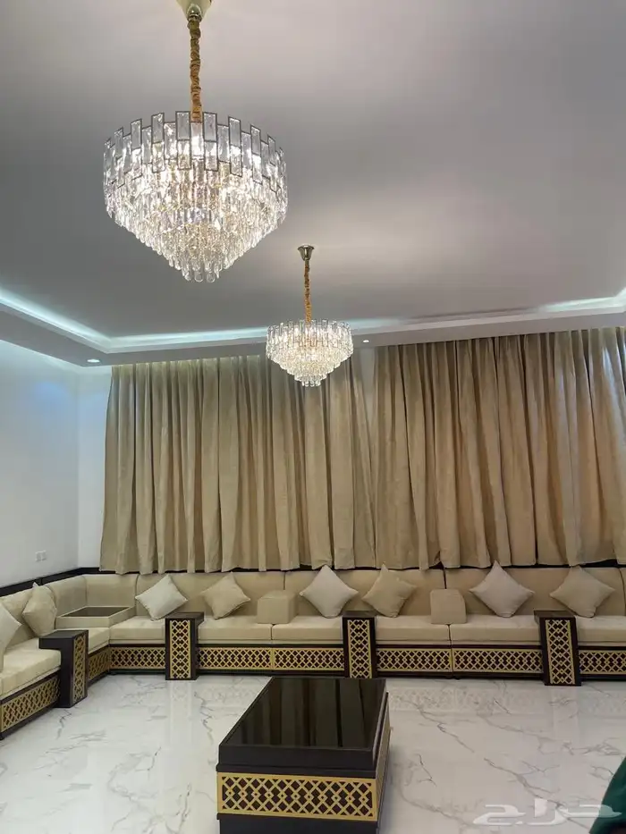 أطقم كنب مودرن وفاخر بضمان سنتين على الخشب والإسفنج 4