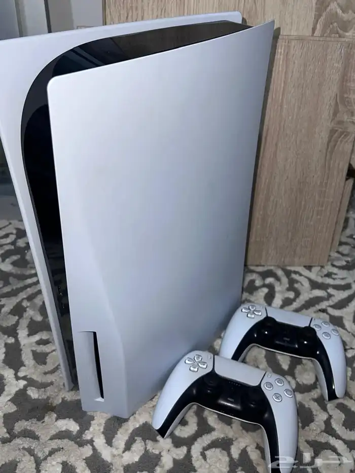 بلايستيشن 5 سلم ديجيتال والثاني مدخل شريط 3