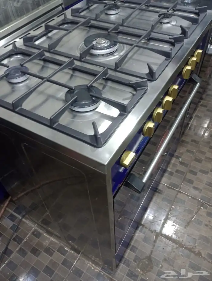 للبيع فرن ايطالي جليم غاز اصلي مقاس60 90 موجود في المحل جده 5