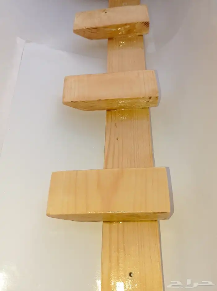 معلاق خشبي انيق 2