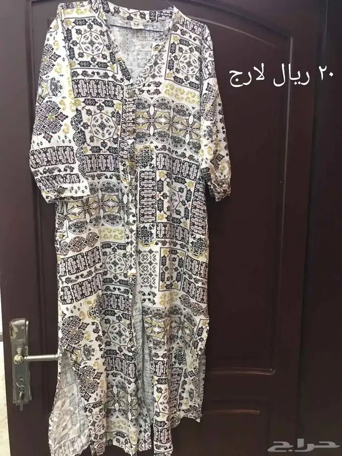 ملابس نسائية شبه جديدة 0